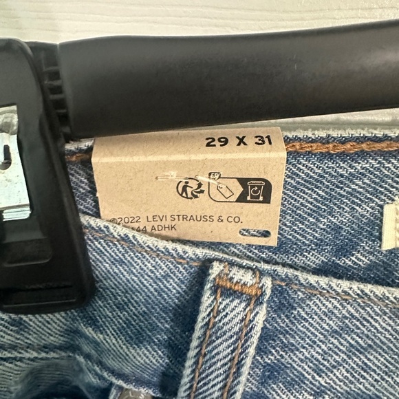 Levi’s Women’s’94 Baggy Jeans W/Distruction  29x31 - Picture 2 of 11